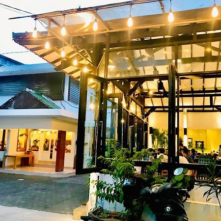 Belaya Hotel Jepara Extérieur photo