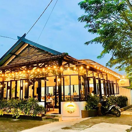 Belaya Hotel Jepara Extérieur photo
